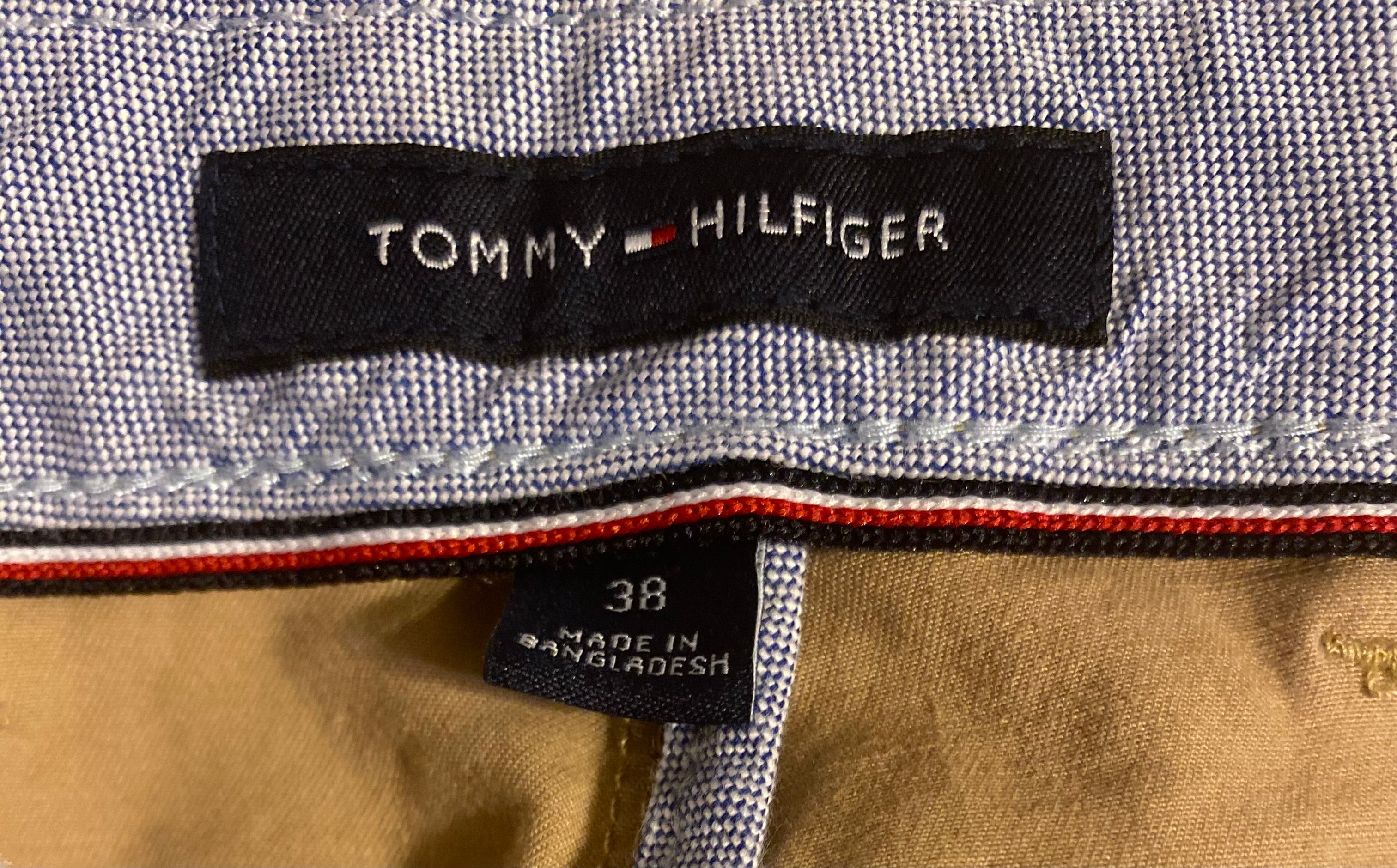 Tommy Hilfiger Men's Khaki Shorts – Preloved Casual Short