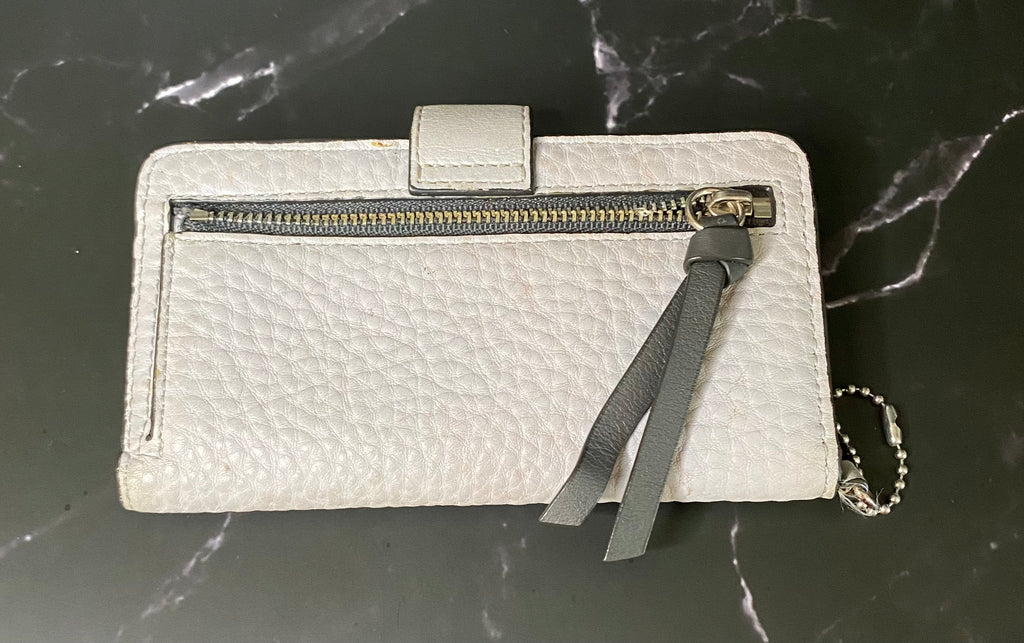 Coach Leather Bifold Wallet – Light Gray