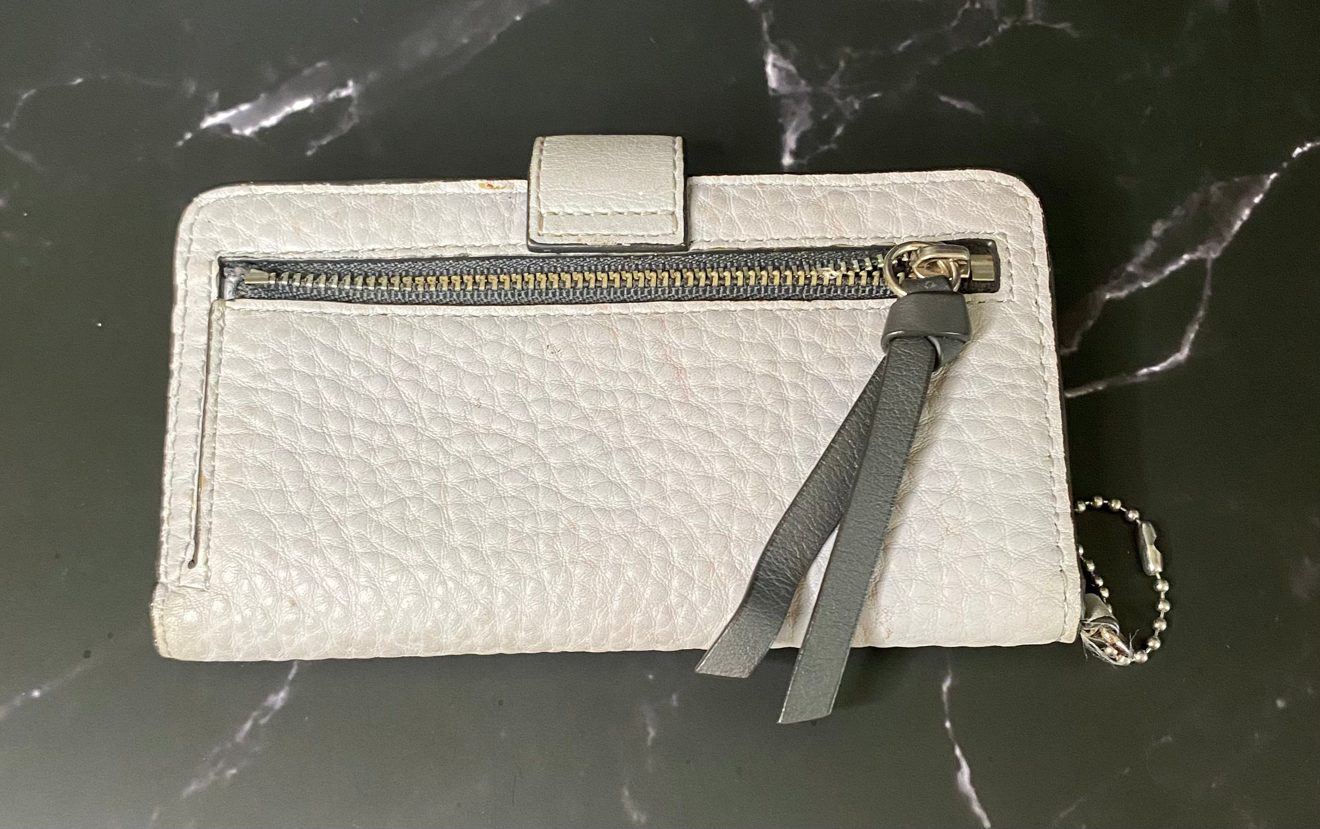 Coach Leather Bifold Wallet – Light Gray