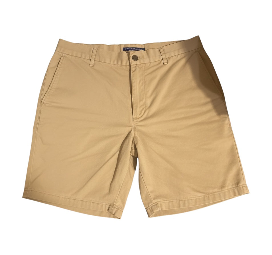 Tommy Hilfiger Men's Khaki Shorts – Preloved Casual Short