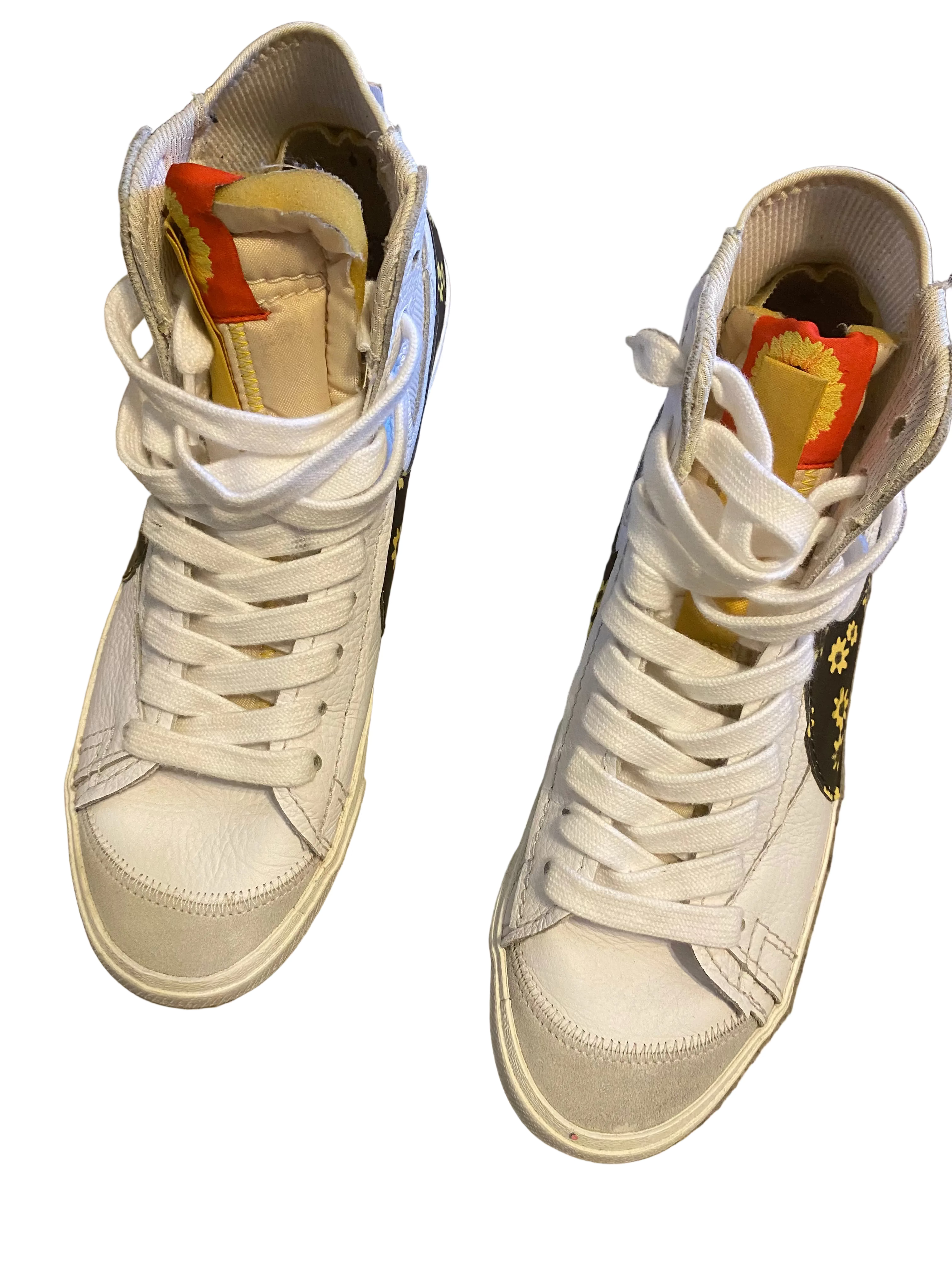 Nike Blazer Mid '77 Floral High Tops – White/Black Daisy