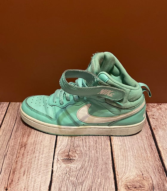 Preloved Nike Court Borough Mid Girls Sneakers – Mint