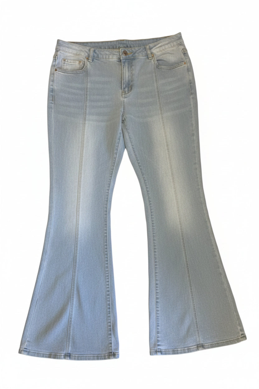 Light Wash Flare Jeans — Size 3XL